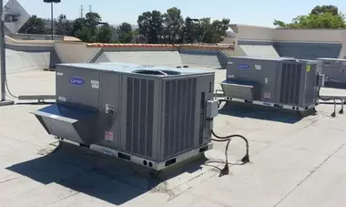 Instalación de equipo rooftop en CABA y Zona Norte